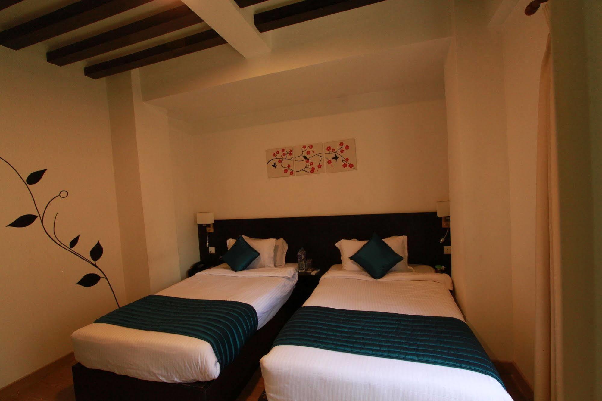 Gaju Suite Hotel Katmandu Zewnętrze zdjęcie