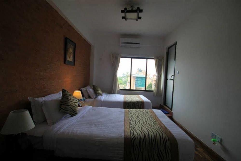 Gaju Suite Hotel Katmandu Zewnętrze zdjęcie