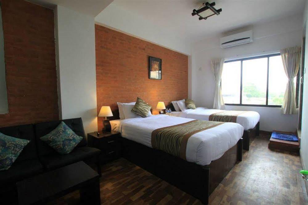Gaju Suite Hotel Katmandu Zewnętrze zdjęcie