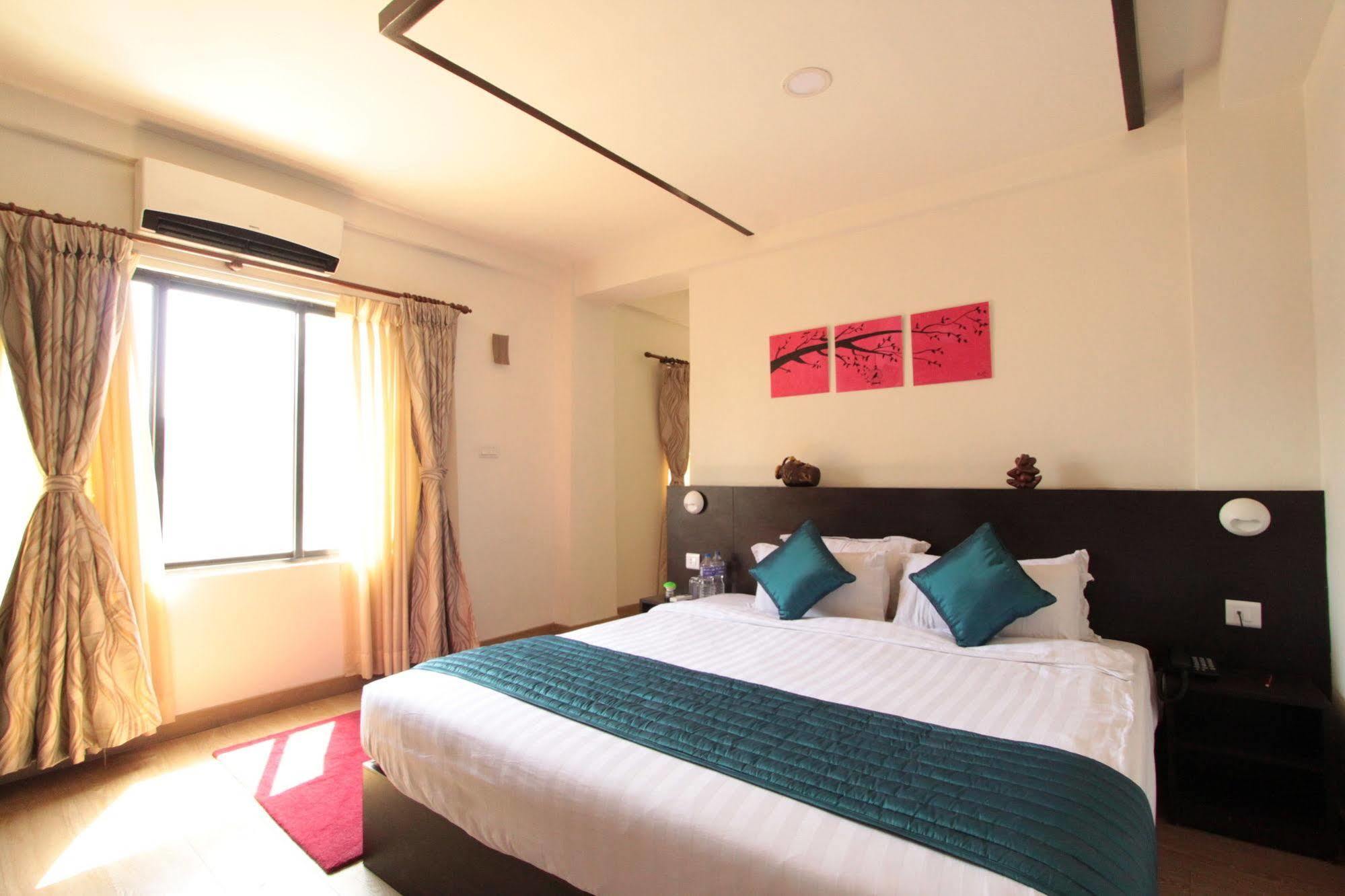 Gaju Suite Hotel Katmandu Zewnętrze zdjęcie