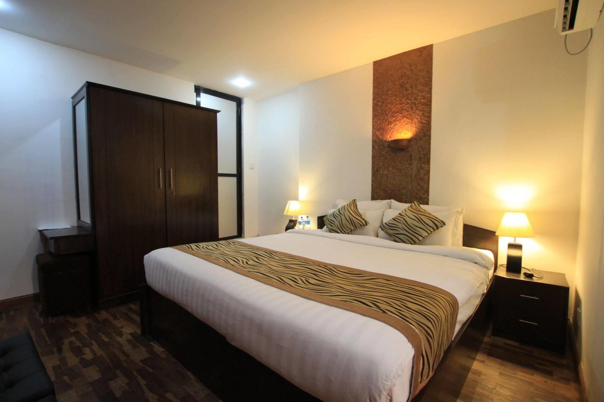 Gaju Suite Hotel Katmandu Zewnętrze zdjęcie