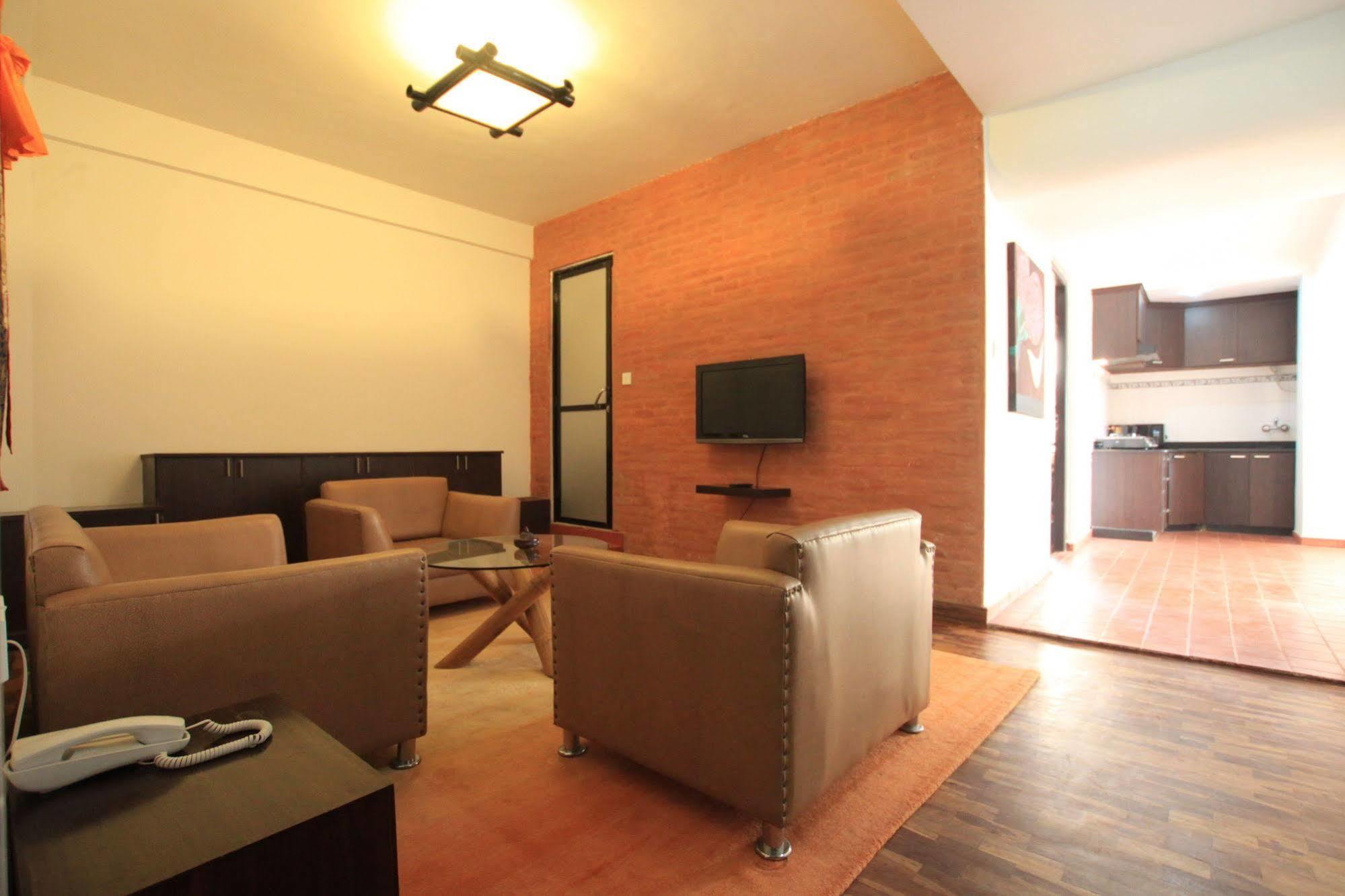 Gaju Suite Hotel Katmandu Zewnętrze zdjęcie