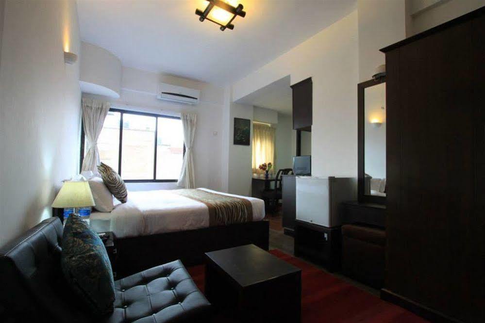 Gaju Suite Hotel Katmandu Zewnętrze zdjęcie